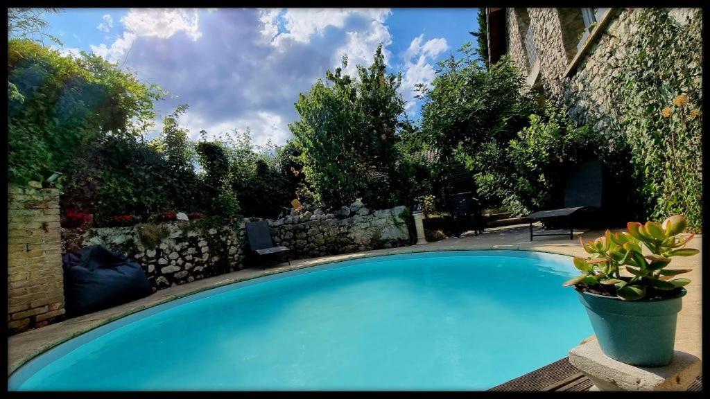 Hotel Baleine-Les Jardins de Kuz à Bernin Extérieur photo